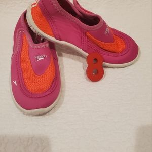 OBO EUC Speedo water shoes 8/9